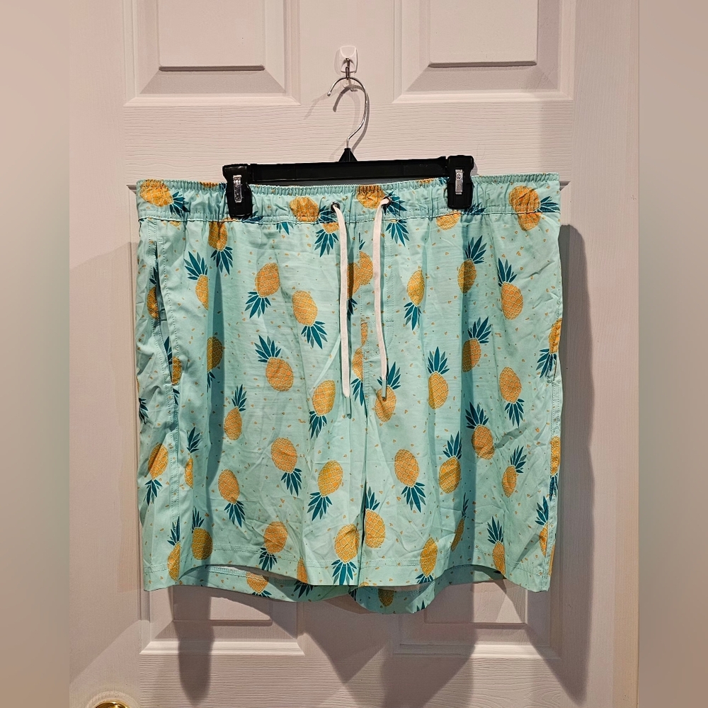 Mens Size XL ~ Member's Mark Resort swim trunk with a pineapple print. 